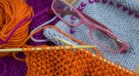 Laut den Forschern könnte unter anderem Stricken glücklich machen und Stress reduzieren.