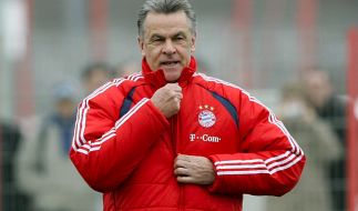 Ottmar Hitzfeld (FCB-Trainer vom 01.07.1998 bis 30.06.2004 und vom 01.02.2007 bis 30.06.2008), Erfolge: 5 x deutsche Meisterschaft, 3 x DFB-Pokal, 1 x Champions League (2001), 1 x Weltpokal (2001), 4 x Ligapokal