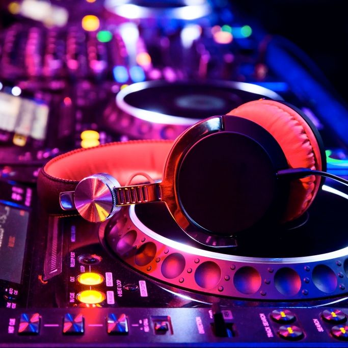 Musik-Szene trauert - Kult-DJ verliert den Kampf gegen Krebs