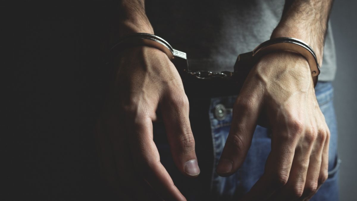 In Aue hat ein Mann seinen Mitbewohner getötet und anschließend vergewaltigt. In Aue hat ein Mann seinen Mitbewohner getötet und anschließend vergewaltigt. (Foto)