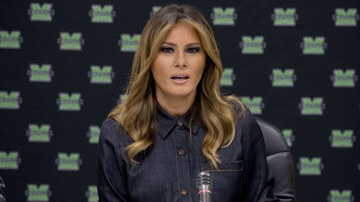 Melania Trump wird durch einen kleinen Fehler zum Gespött. Melania Trump wird durch einen kleinen Fehler zum Gespött. (Foto)