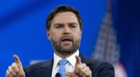 J.D. Vance teilte in den sozialen Medien heftig gegen Pro-Ukraine-Demonstranten aus, mit denen er bei einem Spaziergang in Cincinnati diskutierte.