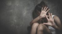 Eine junge Lehrerin aus Österreich soll über Monate hinweg von einer Jugend-Bande erpresst, vergewaltigt und schließlich geschwängert worden sein (Symbolfoto).