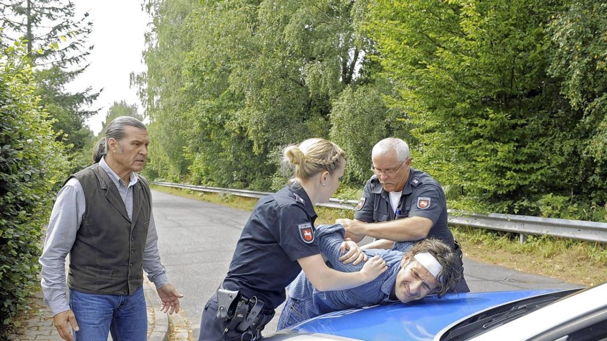 Rote Rosen" bei MDR im Stream und TV: Episode 1374 aus Staffel 8 der Telenovela | news.de