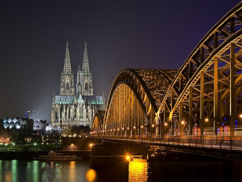 Köln: Zoo freut sich über ungewöhnlich quirliges Faultier-Baby