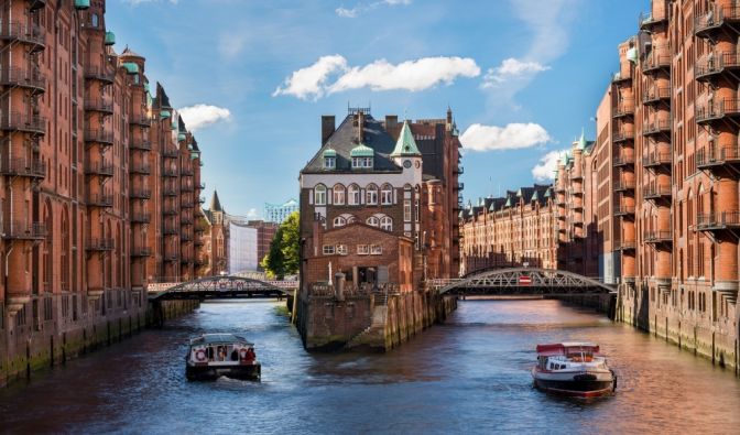 Das Wasserschloss in der Hamburger Speicherstadt. Aktuelle Nachrichten aus und über Hamburg hier auf news.de.