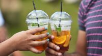 Forscher warnen: In Zukunft sollte man lieber die Finger von Limo, Cola, Eistee und Co. lassen.
