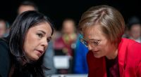 Wegen ihrer Parteikollegin Annalena Baerbock geriet Grünen-Chefin Franziska Brantner bei 