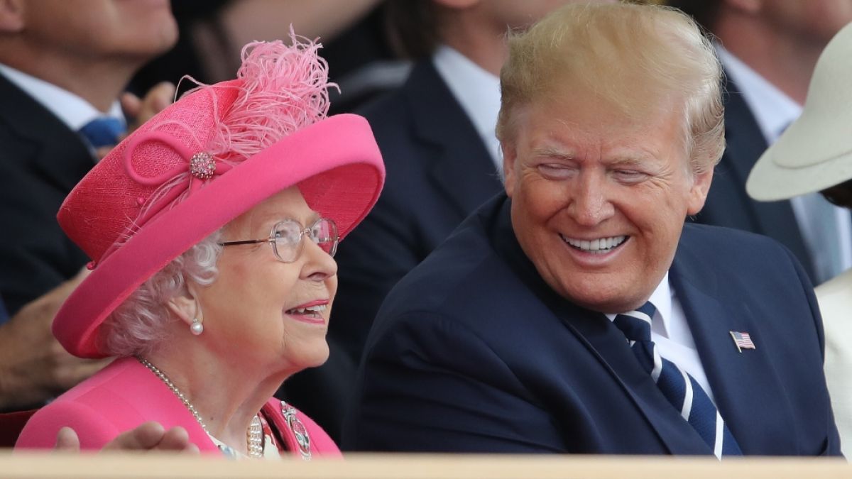 Donald Trump betonte stets seine Zuneigung zu Queen Elizabeth II. - die britische Königin hatte für den US-Präsidenten indes nur spöttische Spitzen übrig. Donald Trump betonte stets seine Zuneigung zu Queen Elizabeth II. - die britische Königin hatte für den US-Präsidenten indes nur spöttische Spitzen übrig. (Foto)