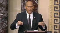 Der Demokrat Cory Booker hielt im US-Senat eine 25 Stunden lange Rede gegen die Politik von Präsident Donald Trump.