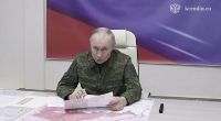 Russische Soldaten sollen für Wladimir Putin einen Staudamm an der Grenze zur Ukraine bombardiert haben.
