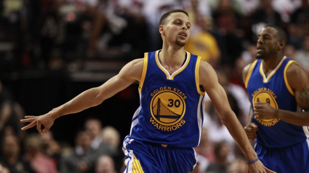 Steve Curry von den Golden State Warriors jubelt in der NBA, am 09.05.2016. (Symbolbild) Steve Curry von den Golden State Warriors jubelt in der NBA, am 09.05.2016. (Symbolbild) (Foto)