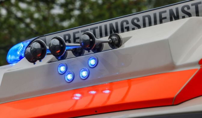 Die Polizei informiert über einen aktuellen Unfall (Symbolbild).