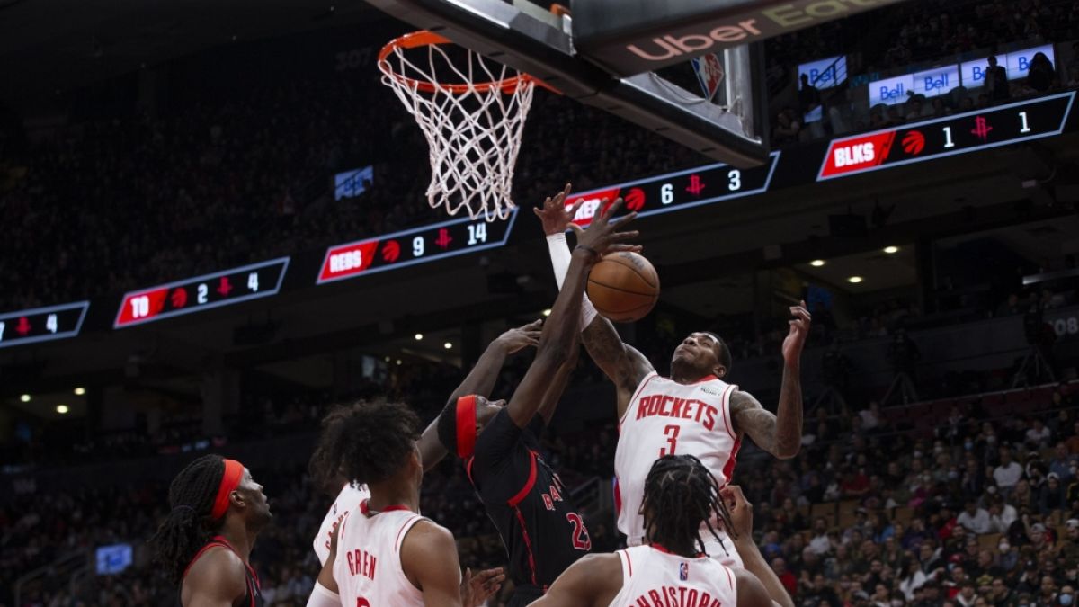 Die Houston Rockets verteidigen gegen die Toronto Raptors am 08.04.2022. (Symbolbild) Die Houston Rockets verteidigen gegen die Toronto Raptors am 08.04.2022. (Symbolbild) (Foto)