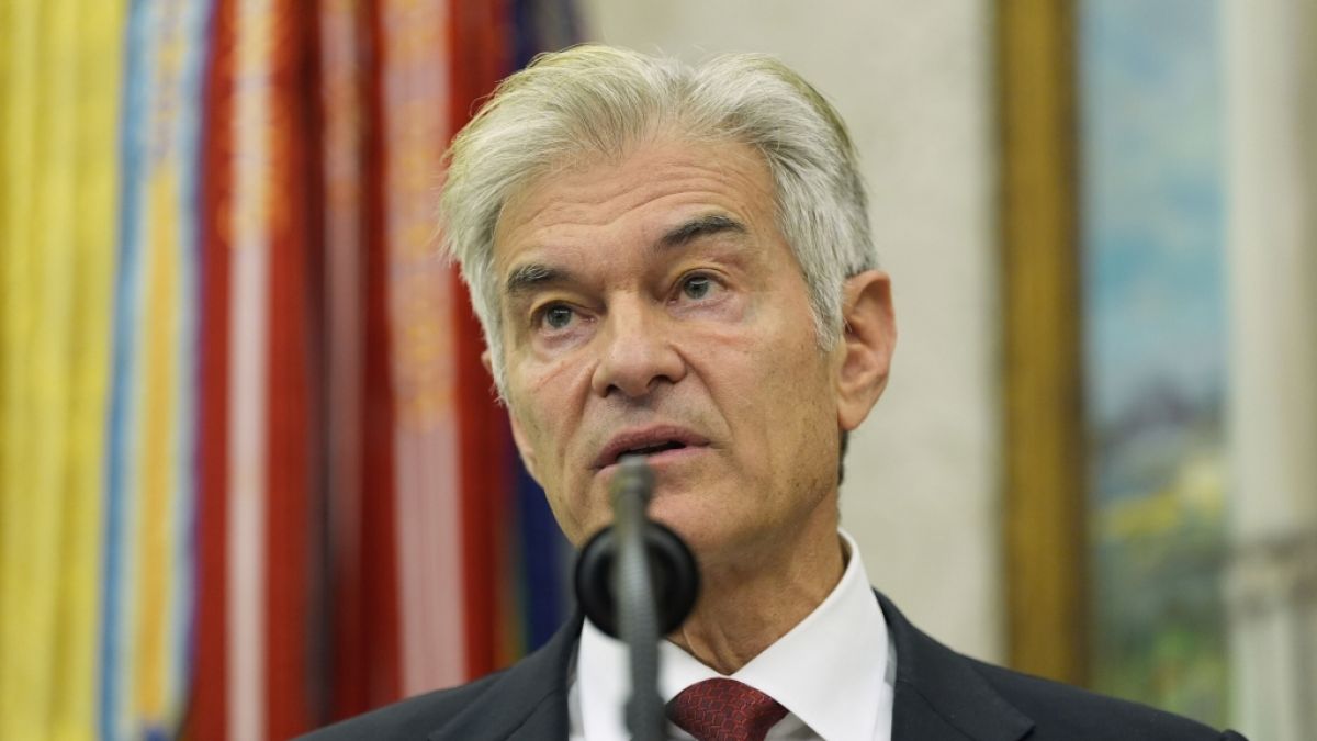 Der umstrittene TV-Arzt Dr. Mehmet Oz ist neuer Leiter des Centers for Medicare and Medicaid Services in den USA. Der umstrittene TV-Arzt Dr. Mehmet Oz ist neuer Leiter des Centers for Medicare and Medicaid Services in den USA. (Foto)