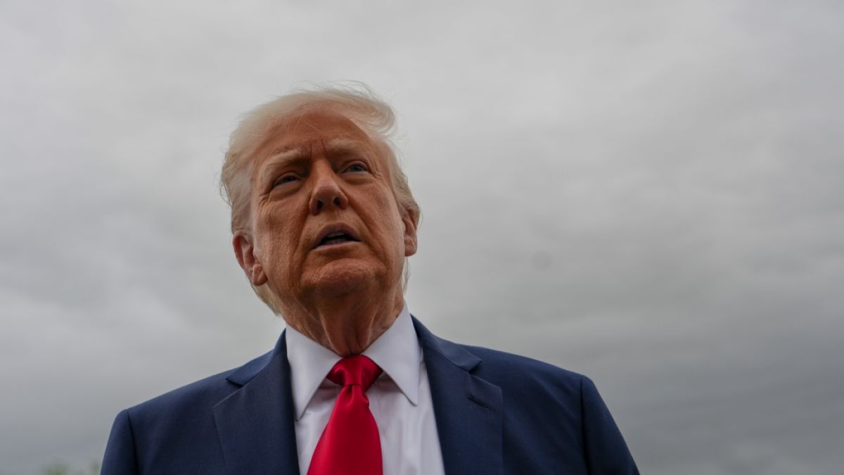 Als Donald Trump seine Reise zur Papst-Bestattung ankündigte, schockierte er mit seiner Wortwahl. (Foto)