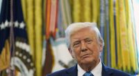 Donald Trump hängt sein Selbstporträt im Weißen Haus neben Hillary Clinton.