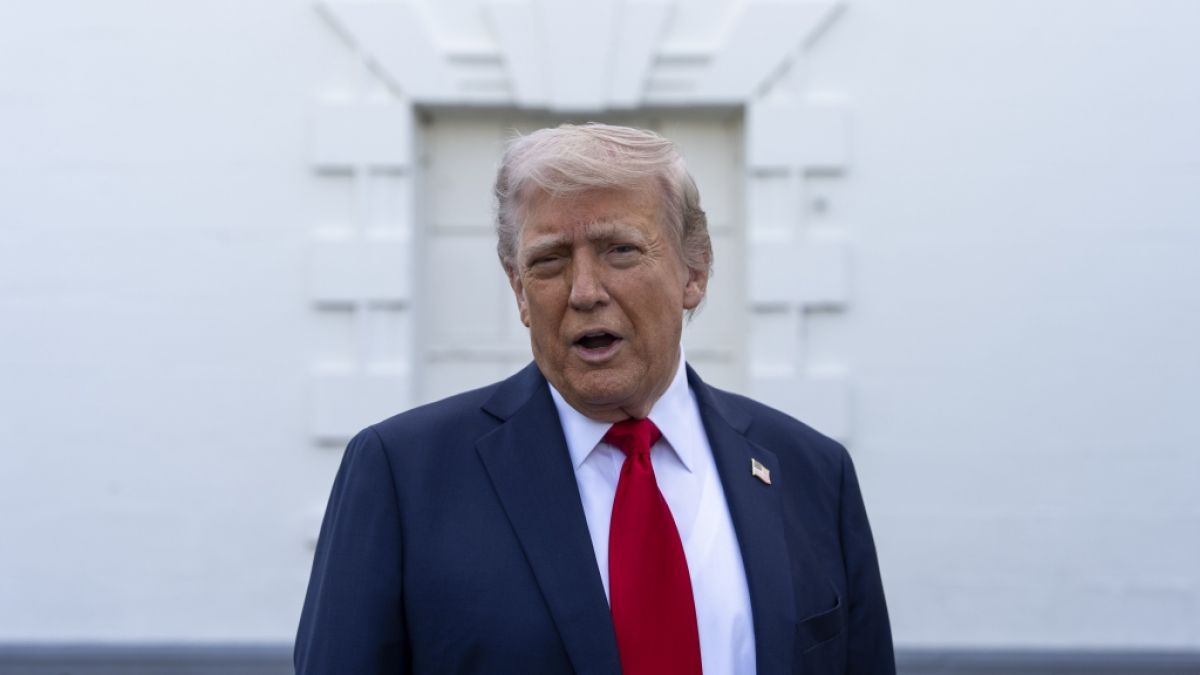 Donald Trump schockiert mit einem weiteren Angriff auf den ukrainischen Präsidenten Wolodymyr Selenskyj. Donald Trump schockiert mit einem weiteren Angriff auf den ukrainischen Präsidenten Wolodymyr Selenskyj. (Foto)