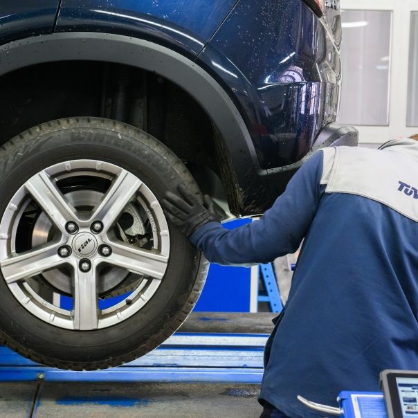 EU-Kommission will ältere Autos jährlich zum TÜV schicken