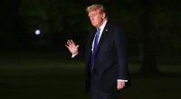 Nach sexuellen Übergriffen im Gefängnis klagt eine Transfrau gegen Donald Trump.