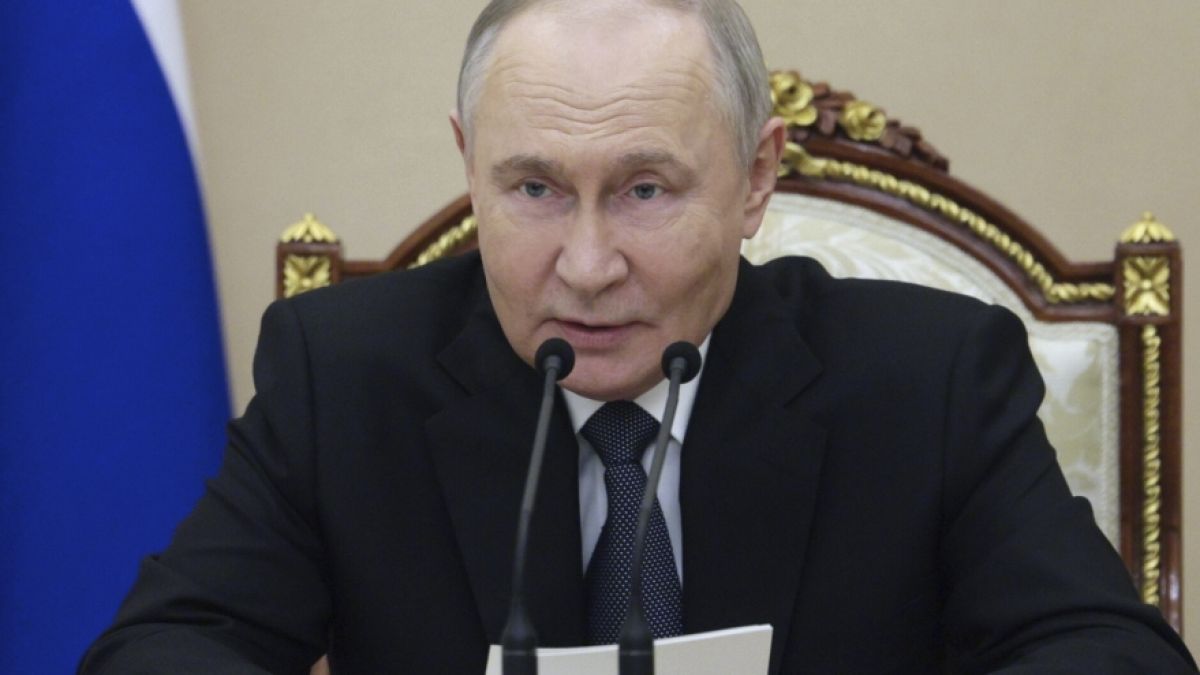 Ein Top-General von Wladimir Putin (Bild) wurde offenbar bei einer Explosion getötet. Ein Top-General von Wladimir Putin (Bild) wurde offenbar bei einer Explosion getötet. (Foto)