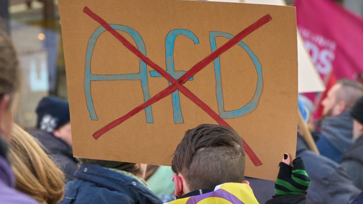Auch im Mai 2025 finden bundesweit Demonstrationen, Workshops, Events und Lesungen gegen Menschenhass und Rechtsextremismus statt. Auch im Mai 2025 finden bundesweit Demonstrationen, Workshops, Events und Lesungen gegen Menschenhass und Rechtsextremismus statt. (Foto)