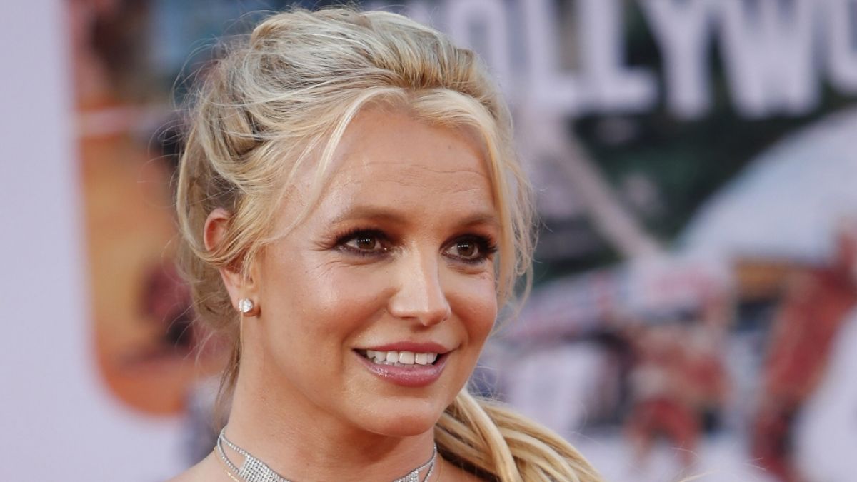Britney Spears zeigt sich wieder in Unterwäsche. Britney Spears zeigt sich wieder in Unterwäsche. (Foto)