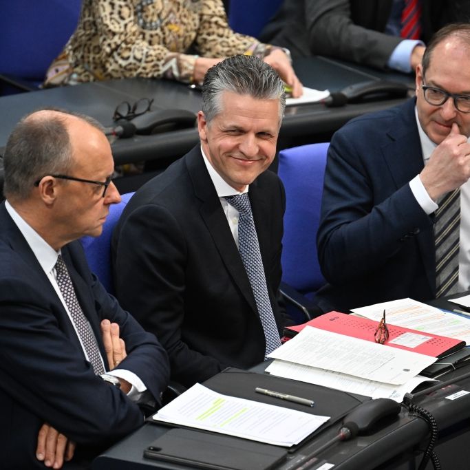 Illegale Einreise stoppen - Regierung plant knallharte Asyl-Wende ab Tag 1