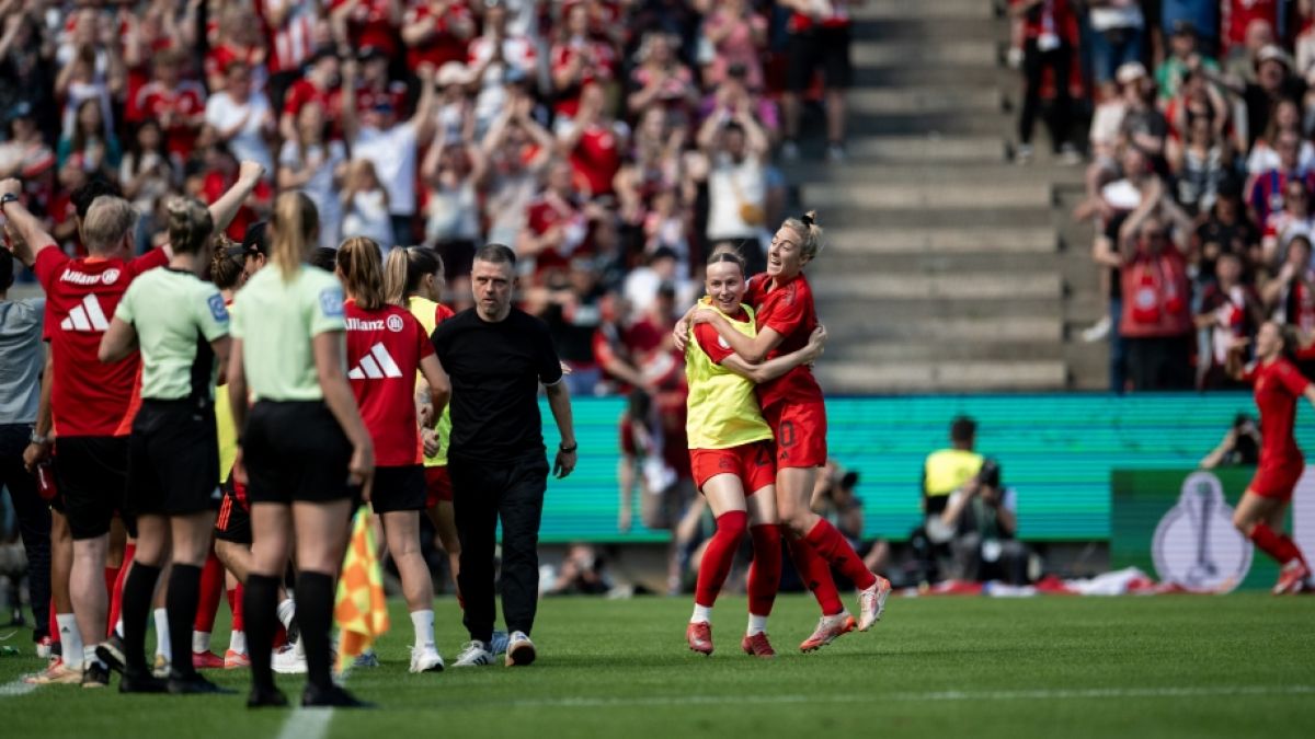 Bayern Münchens Carolin Simon jubelt zum 1:0. Bayern Münchens Carolin Simon jubelt zum 1:0. (Foto)