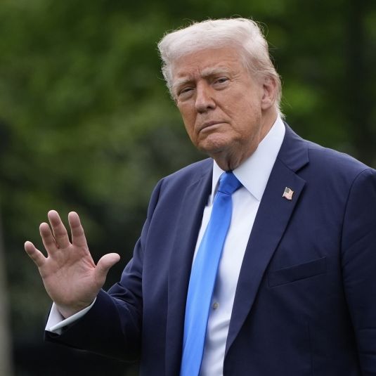 Mitarbeiter völlig ratlos: Trump-Vertraute rechnet knallhart ab