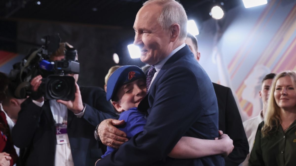 Benutzt Wladimir Putin Kinder als "Selbstmordattentäter"? Benutzt Wladimir Putin Kinder als "Selbstmordattentäter"? (Foto)