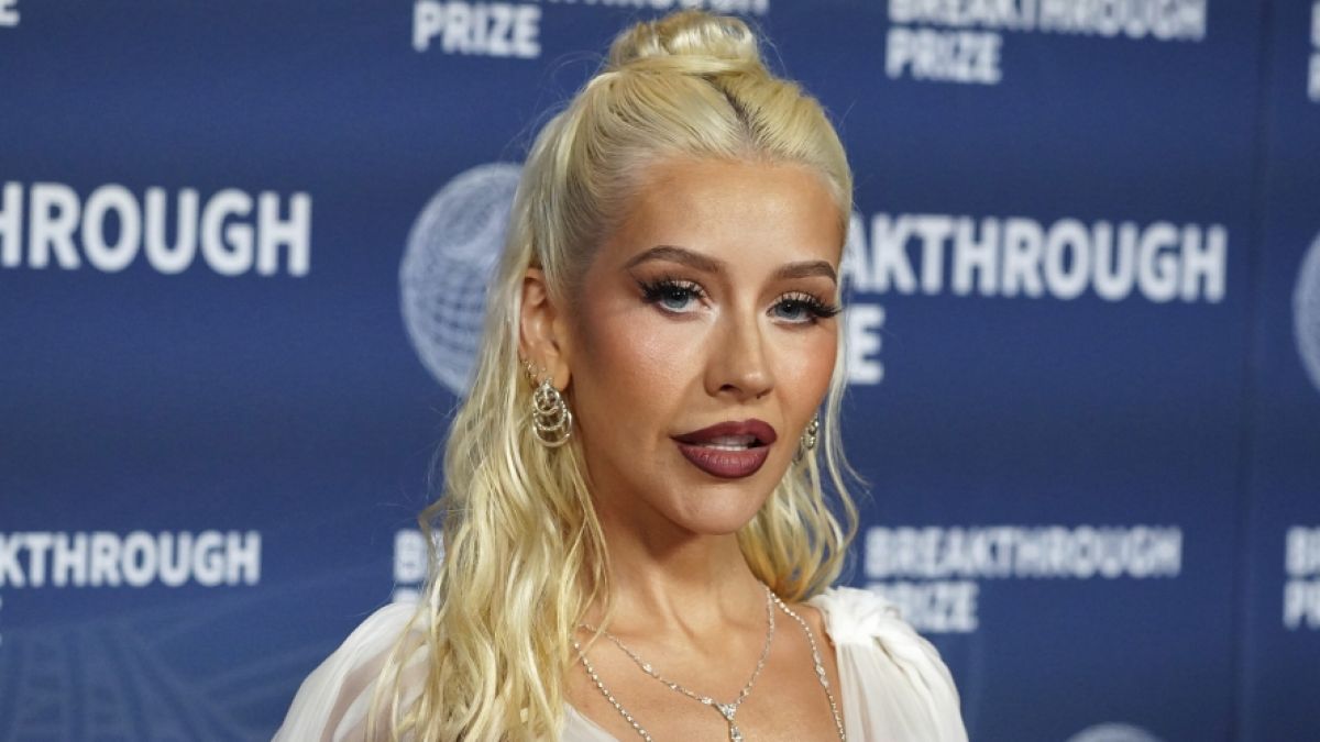 Christina Aguilera sieht pl&ouml;tzlich wieder v&ouml;llig ver&auml;ndert aus. (Foto)