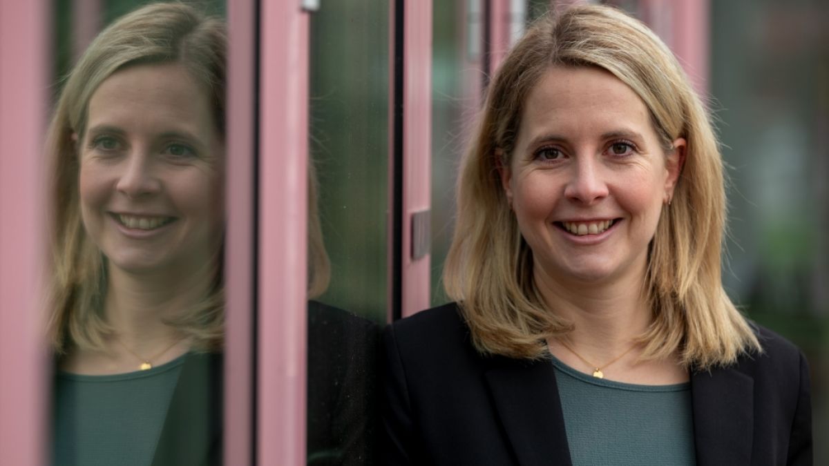 Die SPD-Politikerin Verena Hubertz ist im Kabinett Merz als Bauministerin in Amt und Würden. (Foto)