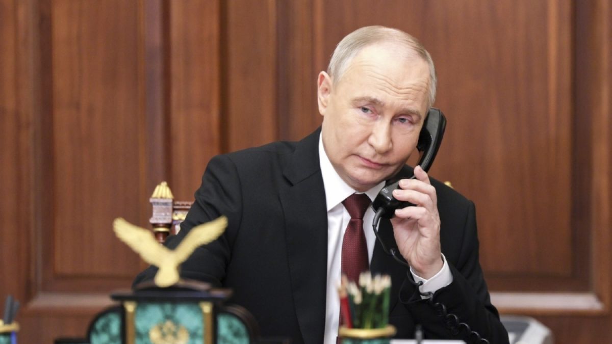 Bei Wladimir Putin dürften sich die Sicherheitsbedenken vor seiner Protz-Parade mehren. Bei Wladimir Putin dürften sich die Sicherheitsbedenken vor seiner Protz-Parade mehren. (Foto)