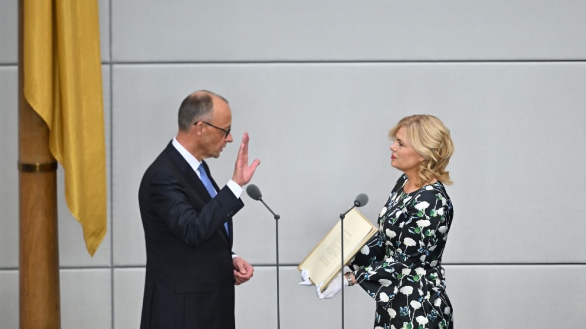 Friedrich Merz wird erst im zweiten Anlauf zum Bundeskanzler gewählt - die AfD lacht! Friedrich Merz wird erst im zweiten Anlauf zum Bundeskanzler gewählt - die AfD lacht! (Foto)