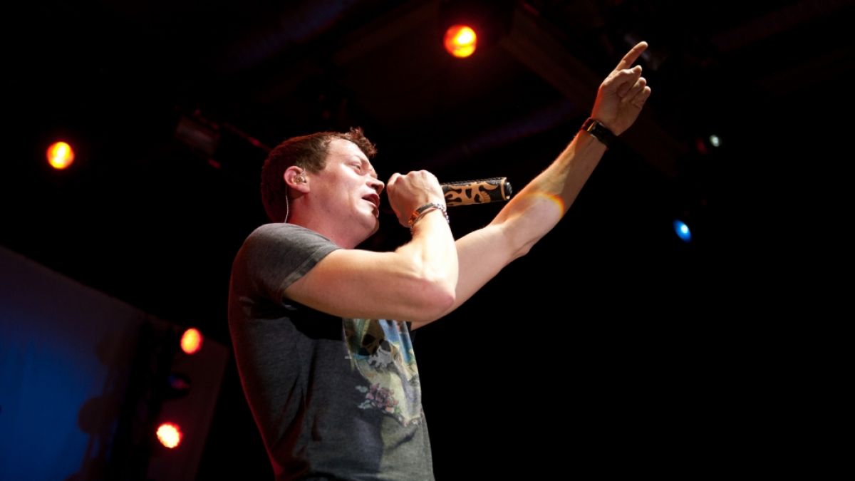 Der Frontman von "3 Doors Down", Brad Arnold, teilte kürzlich seine Krebsdiagnose auf Instagram. Der Frontman von "3 Doors Down", Brad Arnold, teilte kürzlich seine Krebsdiagnose auf Instagram. (Foto)