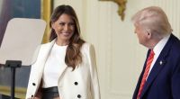Donald pirscht sich an: Da kann sich Melania Trump ein Lächeln nicht verkneifen.