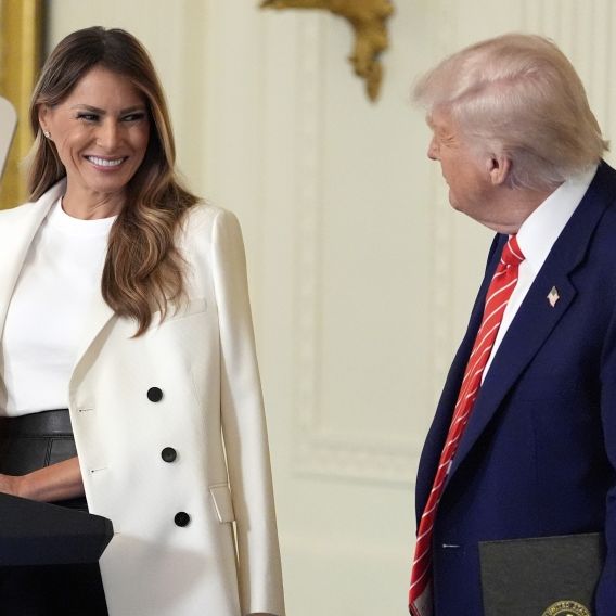 Von diesem Kuss wurde Melania Trump vollkommen überrascht
