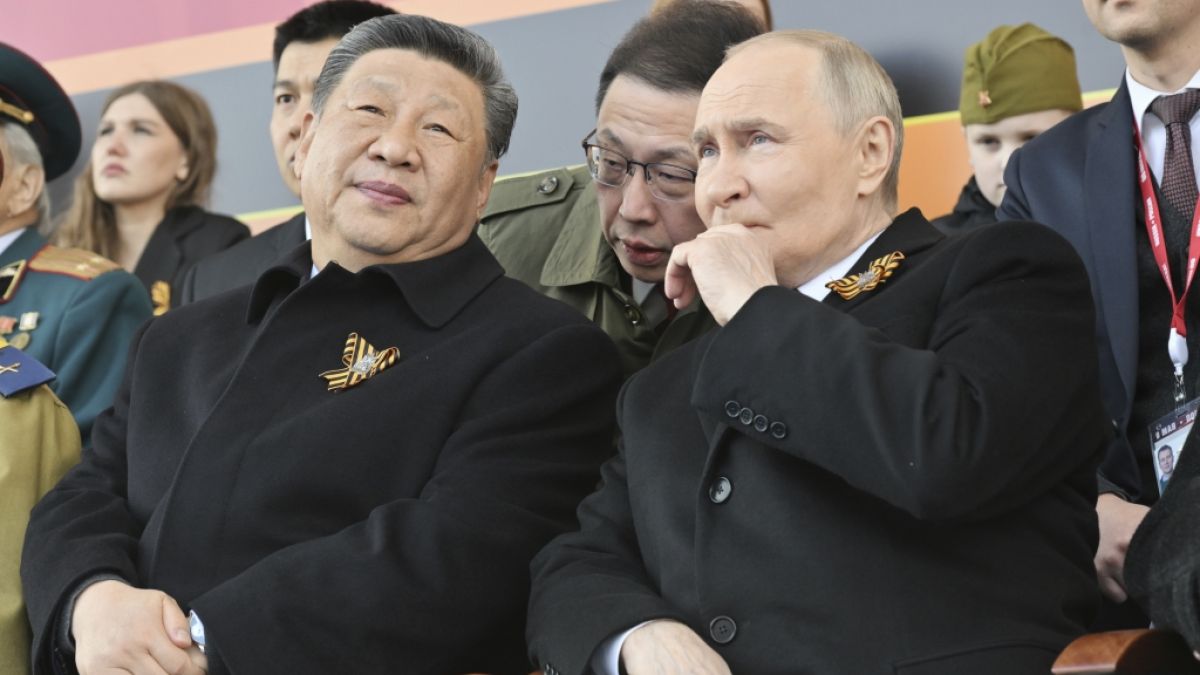 Xi Jinping und Wladimir Putin bei der Siegesparade in Moskau. Xi Jinping und Wladimir Putin bei der Siegesparade in Moskau. (Foto)