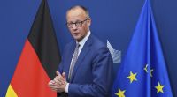 Friedrich Merz sorgt mit Begrüßungspanne in Brüssel für Lacher: Ein Bussi oder nicht? 