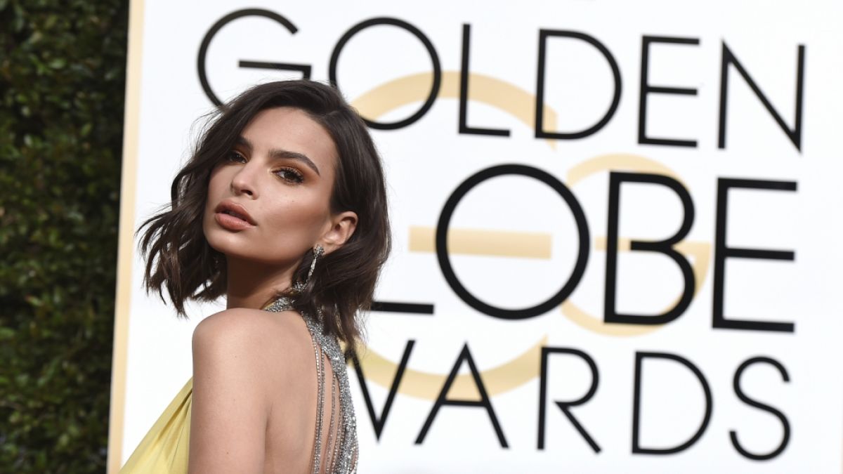 Emily Ratajkowski postete zum Muttertag ein scheinbar eindeutiges Foto - doch die Baby-News entpuppten sich als nostalgischer Rückblick. Emily Ratajkowski postete zum Muttertag ein scheinbar eindeutiges Foto - doch die Baby-News entpuppten sich als nostalgischer Rückblick. (Foto)