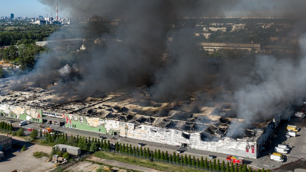 Bei dem Großbrand am 12. Mai 2024 im Warschauer Einkaufszentrum "Marywilska 44" waren rund 1.400 Geschäfte und Dienstleistungseinrichtungen zerstört worden. Bei dem Großbrand am 12. Mai 2024 im Warschauer Einkaufszentrum "Marywilska 44" waren rund 1.400 Geschäfte und Dienstleistungseinrichtungen zerstört worden. (Foto)