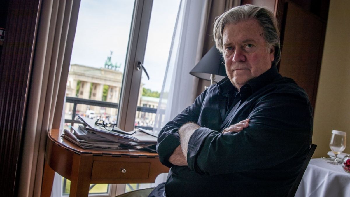 Steve Bannon hat dem neuen Papst alarmierend gedroht. Steve Bannon hat dem neuen Papst alarmierend gedroht. (Foto)