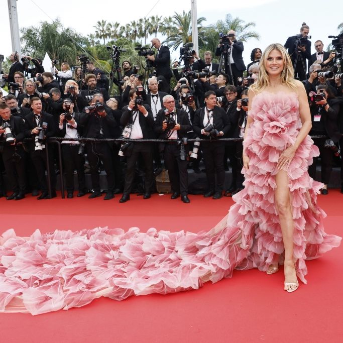 Kleiderordnung adé – Beinschlitz und Schleppe trotzen den Regeln von Cannes