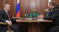 Ramsan Kadyrow (rechts) gilt als enger Vertrauter von Wladimir Putin.