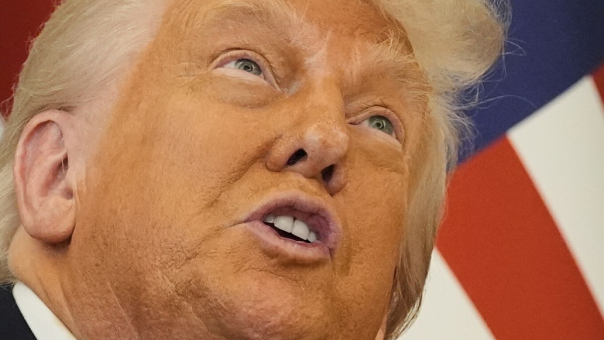Donald Trump sorgt mit einem verbalen Angriff auf den Top-Demokraten Chuck Schumer für Empörung. Donald Trump sorgt mit einem verbalen Angriff auf den Top-Demokraten Chuck Schumer für Empörung. (Foto)