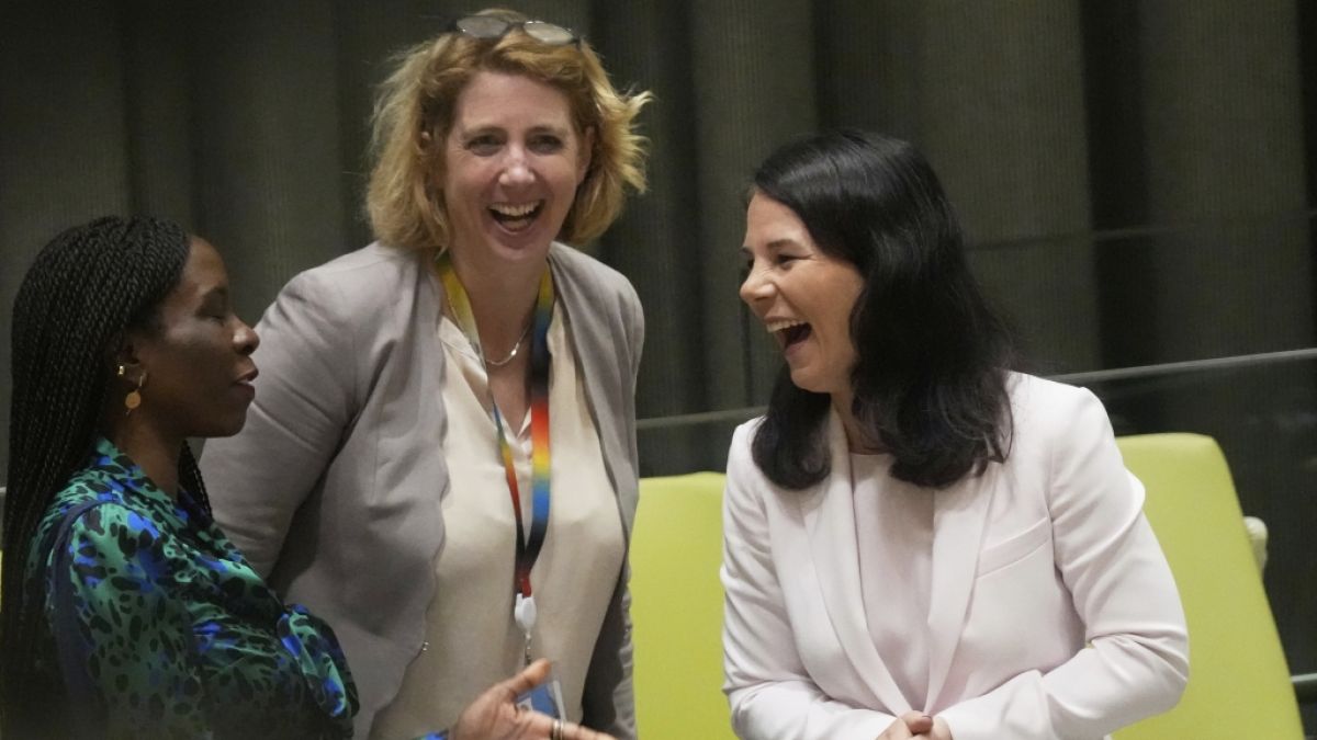 Annalena Baerbock hat sichtlich Spaß: Ex-Außenministerin hielt erste Rede vor der UN. Annalena Baerbock hat sichtlich Spaß: Ex-Außenministerin hielt erste Rede vor der UN. (Foto)