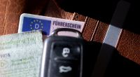Der Entzug der Fahrerlaubnis geschieht nicht einfach von heute auf morgen - doch in einigen Fällen kann es dazu kommen.