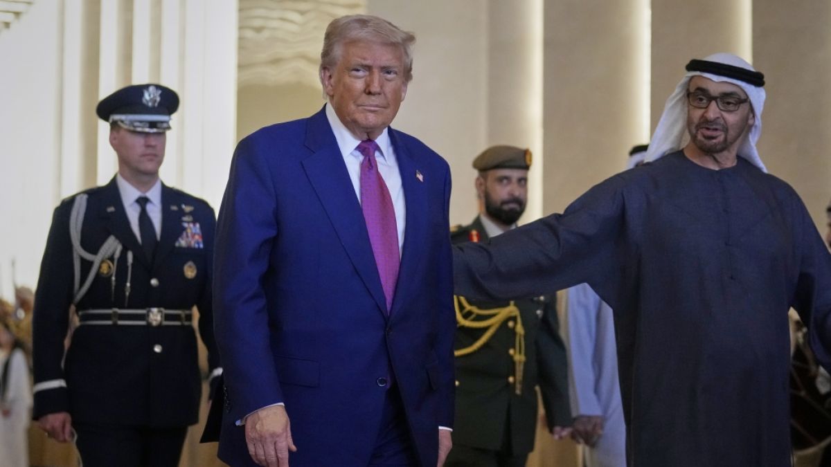 In Abu Dhabi erlebte der US-Präsident eine haarige Überraschung. In Abu Dhabi erlebte der US-Präsident eine haarige Überraschung. (Foto)