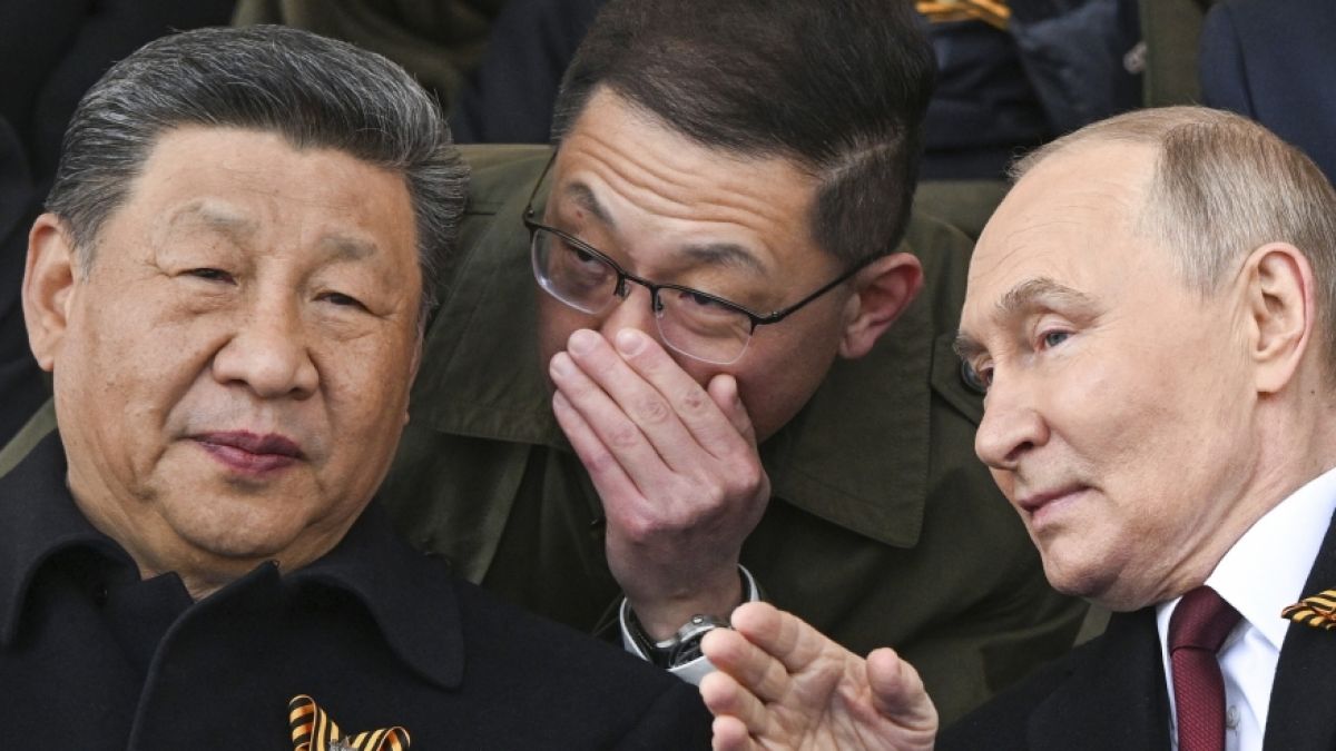 Bei Xi Jinpings (links) neuem Drohnen-Monster dürfte selbst Wladimir Putin staunen. Bei Xi Jinpings (links) neuem Drohnen-Monster dürfte selbst Wladimir Putin staunen. (Foto)